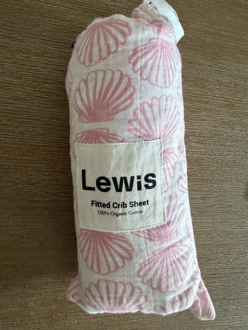 Lewis Scallop Organic Cotton Fitted Crib Sheet NWT